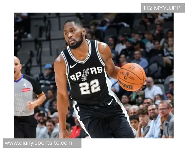 文班强调卡斯尔的潜力只需给予足够空间他便能展翅高飞 文班强调卡斯尔的潜力只需给予足够空间他便能展翅高飞