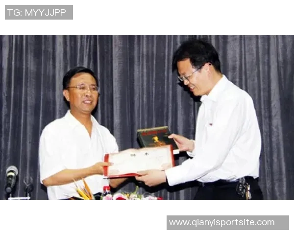 戴伟浚发文祝福于汉超退役感慨万千无法言说再见之情 戴伟浚发文祝福于汉超退役感慨万千无法言说再见之情