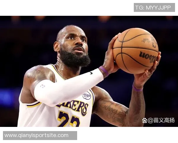 詹姆斯谈球队表现:尽管投篮不佳仍能取得胜利令人振奋 詹姆斯谈球队表现:尽管投篮不佳仍能取得胜利令人振奋