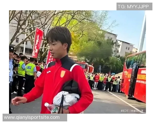 姚浩洋期待在中超赛场上展现实力助力重庆铜梁龙争创佳绩 姚浩洋期待在中超赛场上展现实力助力重庆铜梁龙争创佳绩